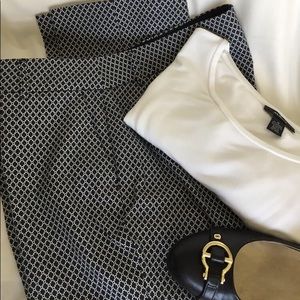 Adrienne Vittadini Navy & White Capris